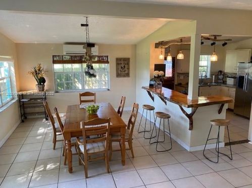 141 25th Ave, Boynton Beach FL  33435-6731 exterior
