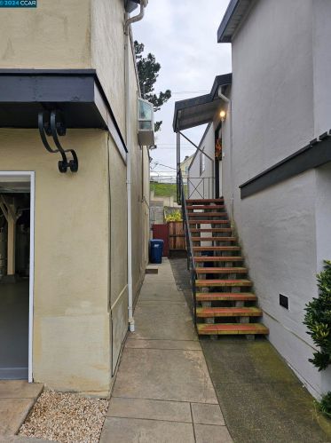 295 Alta Vista Way, Daly City CA  94014-1405 exterior