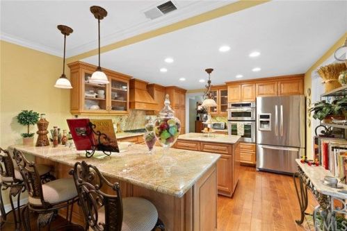 535 Riviera Ct, Fullerton, CA 92835-2729