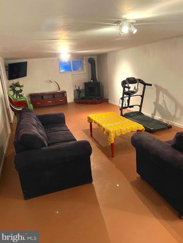 2007 Lincoln St, Camp Hill PA  17011-3842 exterior