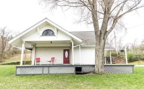 1052 Main St, Thomas Bridge, VA 24354-4120