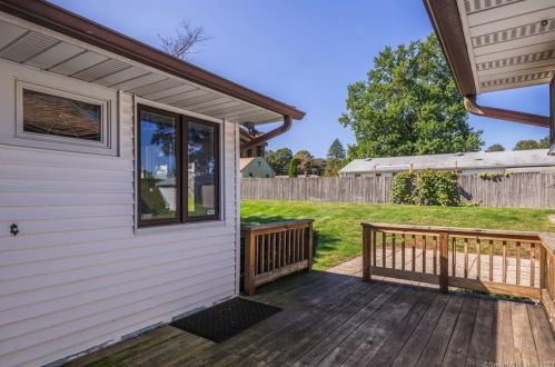 155 Greenbriar Rd, Meriden CT 06450-6810 exterior