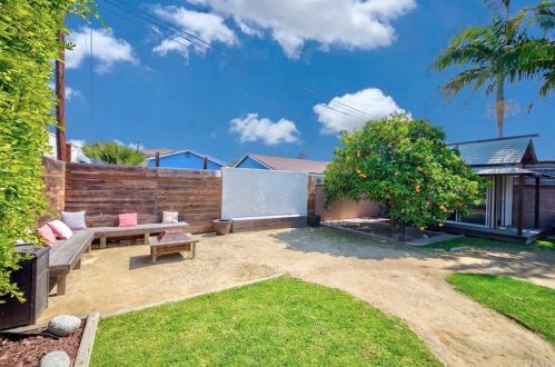 1740 Hickory Ave, Torrance CA 90503-7219 exterior