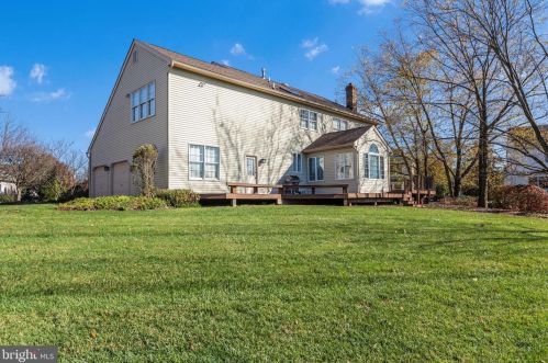 316 Centennial Dr, Blue Bell PA  19422-3219 exterior