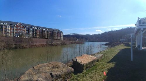 110 Chapel Harbor Dr, Pittsburgh, PA 15238-3154