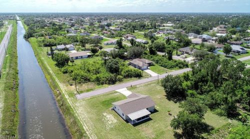 705 James Ave, Lehigh Acres FL 33971-1127 exterior