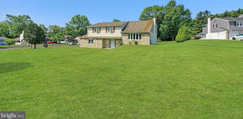 125 Rotterdam Rd, Southampton, PA 18966-2320