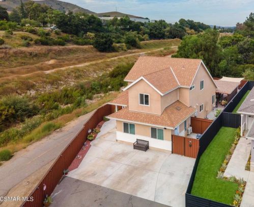 4376 Ish Dr, Simi Valley CA  93063-2945 exterior