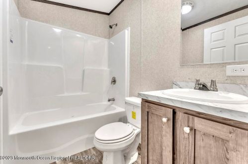 87 Herman Blvd, Hazlet NJ  07730-1547 exterior