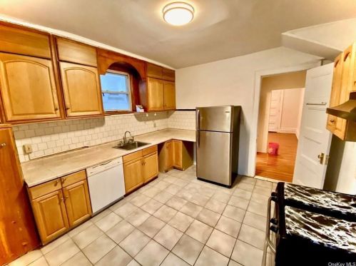 207 Prospect Ave, Mount Vernon NY  10550-2347 exterior