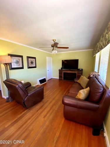 4334 7th Ave, Marianna FL  32446-2037 exterior