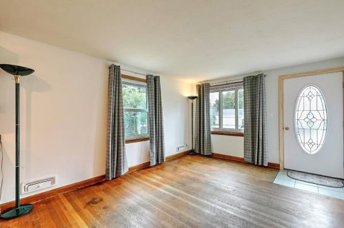 44 Rosemont Ave, Cumberland RI  02864-7519 exterior