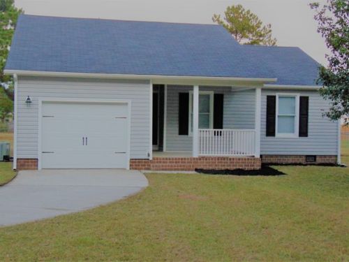 10089 Rockfish Rd, Raeford, NC 28376-6735