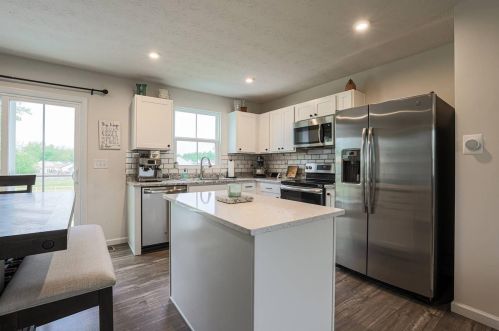 145 Wooded Ridge Dr, Amelia OH  45102 exterior
