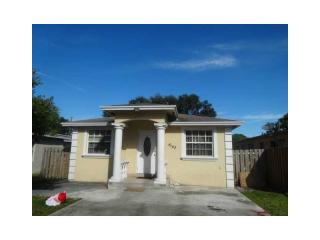 6143 Buchanan St, Hollywood, FL 33024-7927