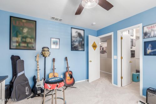 5722 Larkspur Dr, Glendale AZ  85304-1612 exterior