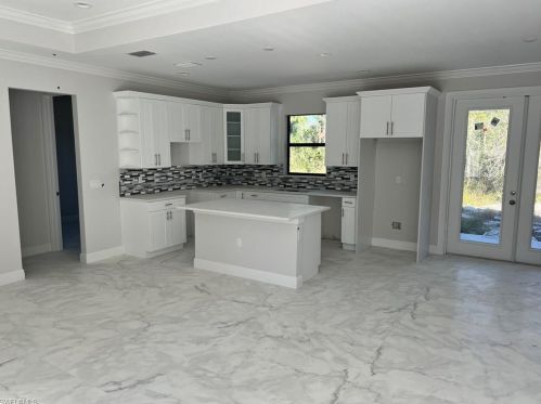 4447 26th Ave, Naples, FL 34117-4580