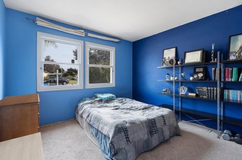 1151 Lawrence Way, Oxnard CA  93035-2525 exterior