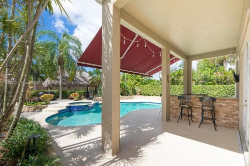 15612 16 Ct, Hollywood FL 33027-2347 exterior