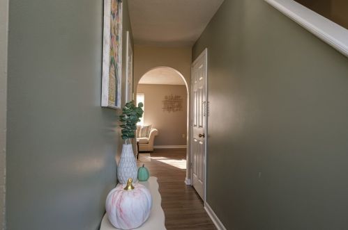 1002 Chelsea Dr, Imperial, PA 15126-8200