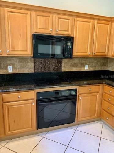 7925 Canyon Lake Cir, Orlando FL  32835-8206 exterior