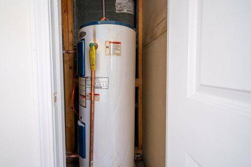 3 Margaret Ave, Raymond NH  03077-2052 exterior