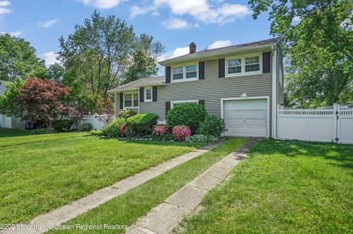 42 Virginia Ter, Tinton Falls, NJ 07701-6212