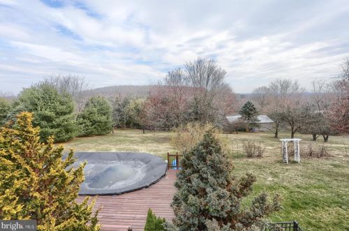 70 Acomo Dr, Siddonsburg PA  17019-9782 exterior