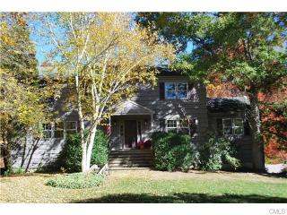 68 Winding Brook Ln, Stamford, CT 06902-1013