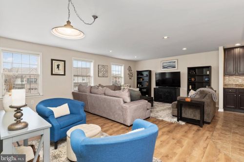 262 Melbourne Ln, Navy Sup Dpt PA  17055-6674 exterior