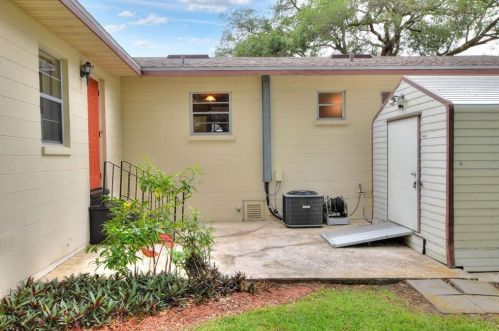 519 Flamingo Dr, Lakeland FL  33803-4825 exterior