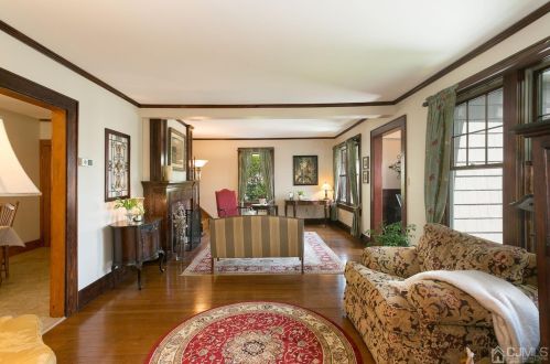 23 Bounty St, Metuchen NJ  08840-2501 exterior