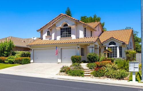 563 Crownpointe Cir, Vacaville, CA 95687-5548