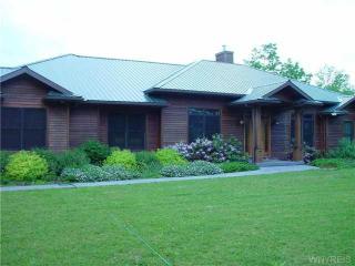 3755 Hampton Brook Dr, Hamburg, NY 14075-6331