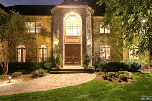 878 Seneca Rd, Franklin Lakes NJ  07417-2825 exterior