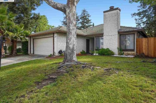 1971 Morro Dr, West Pittsburg, CA 94565-4023