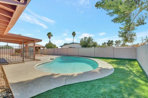 7511 Lundberg Pl, Tucson, AZ 85741-1752