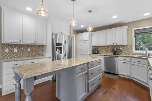 2614 Good Shepherd Ln, Green Bay, WI 54313-4700