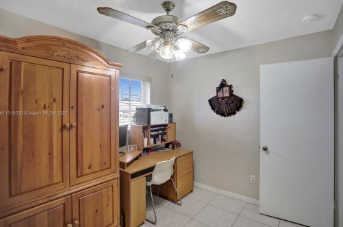 7215 15th Ave, Hialeah FL  33014-3805 exterior