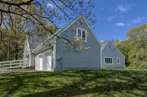 11 Three Gables Rd, Morristown NJ  07960-6548 exterior