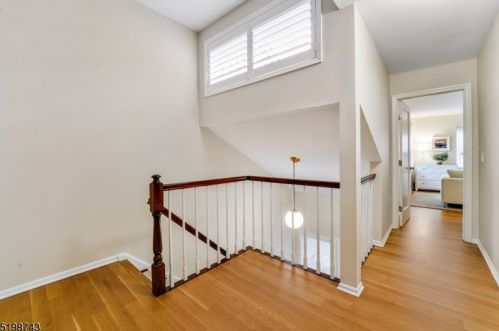 48 Cambridge Rd, Bedminster NJ  07921-1609 exterior