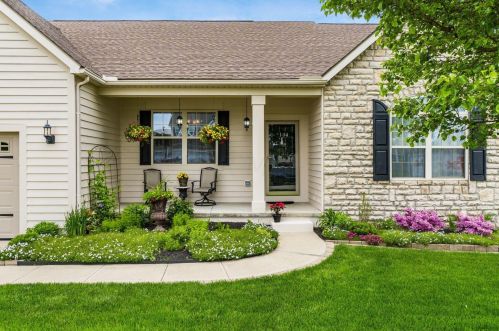144 Whittington Pl, Pataskala, OH 43062-7862