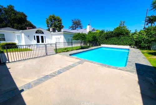 11814 Hesby St, North Hollywood CA  91607-3218 exterior