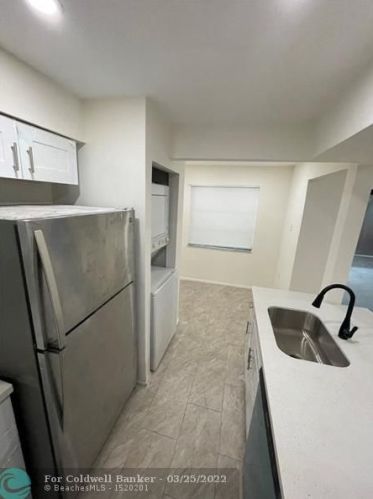 9667 15 Ct, Hollywood FL 33024-4429 exterior