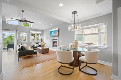 145 3rd St, Encinitas CA  92024-3208 exterior