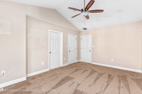 32 Picket Pl, East Freehold NJ  07728-9532 exterior