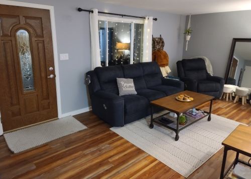 6715 Highland Ave, Finleyville, PA 15332-1005