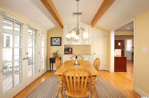 2700 El Caminito, Glendale CA 91214-2934 exterior