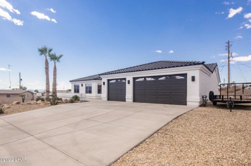 3305 Thundercloud Dr, Lake Havasu City, AZ 86406-7866