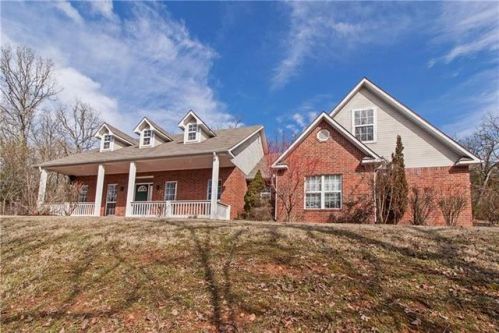4076 Canvas Rd, Fayetteville, AR 72701-4791